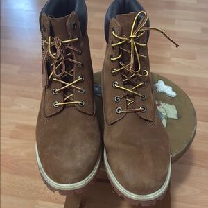 Timberland Brown Boots with Lace-Up Design